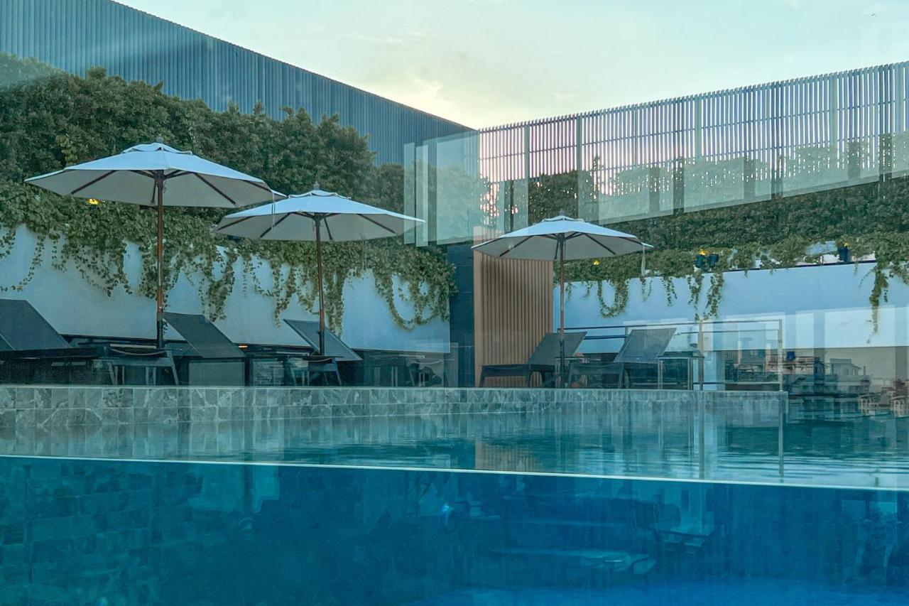 Amanta Hotel & Residence Sathorn Bangkok Exterior photo